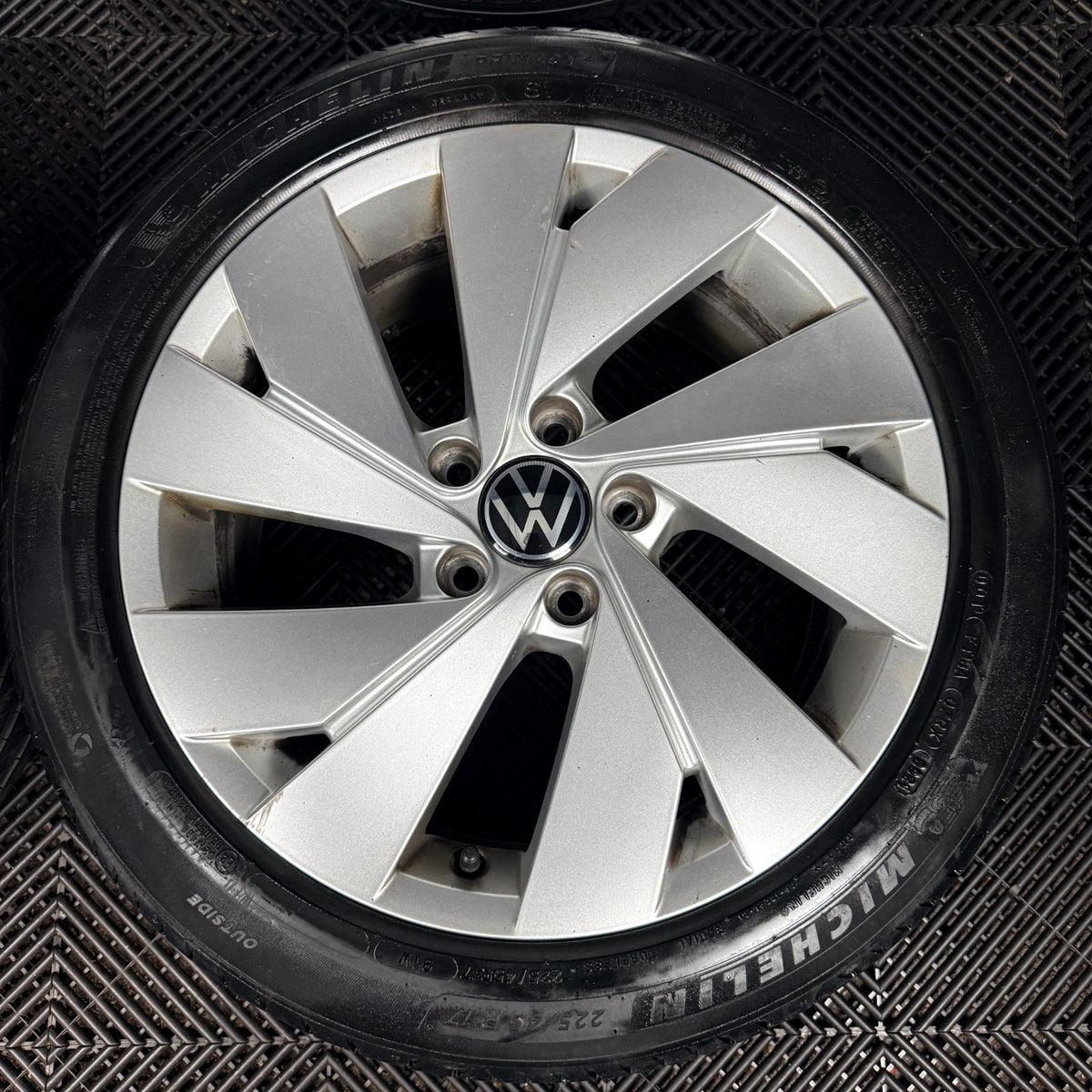 17'' VW Golf Belmont MK8 MK7 MK6 Alloy Wheels Tyres Alloys 5H0601025C Genuine