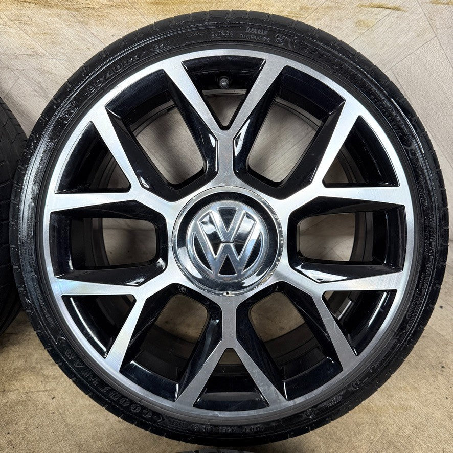 17'' GENUINE VW UP UP! GTI BLACK DC 1S OSWALD ALLOY TYRES 1S0601025BN