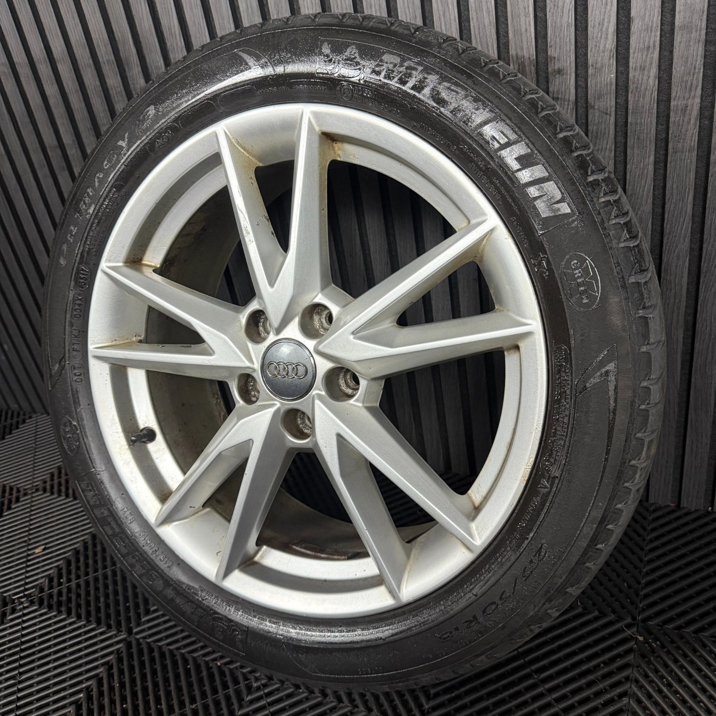 1X 18'' GENUINE AUDI Q2 S LINE 5 DOUBLE SPOKE ALLOY WHEEL TYRE 81A601025F