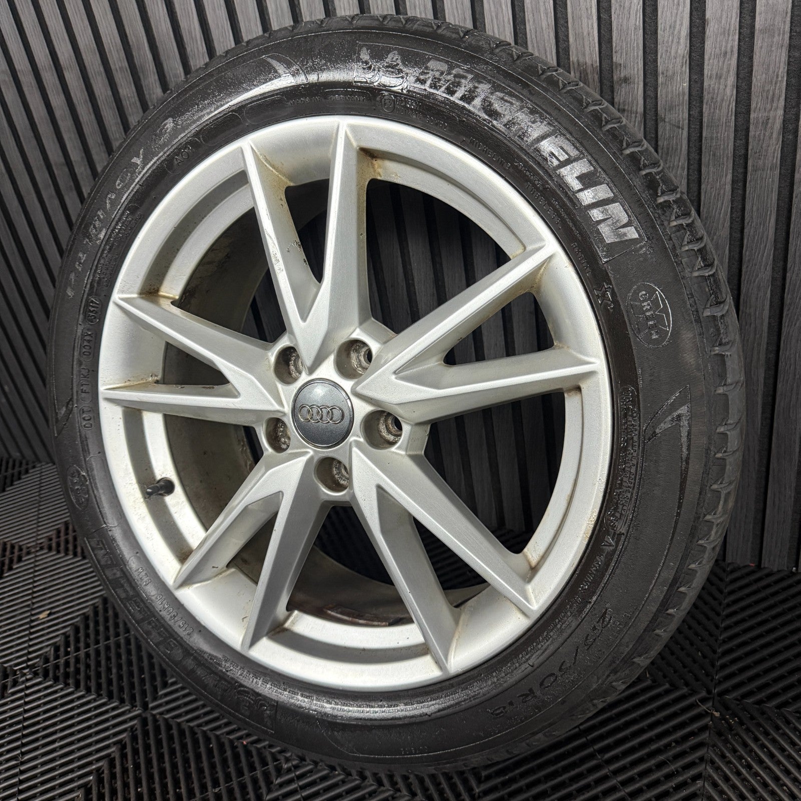 1X 18'' GENUINE AUDI Q2 S LINE 5 DOUBLE SPOKE ALLOY WHEEL TYRE 81A601025F