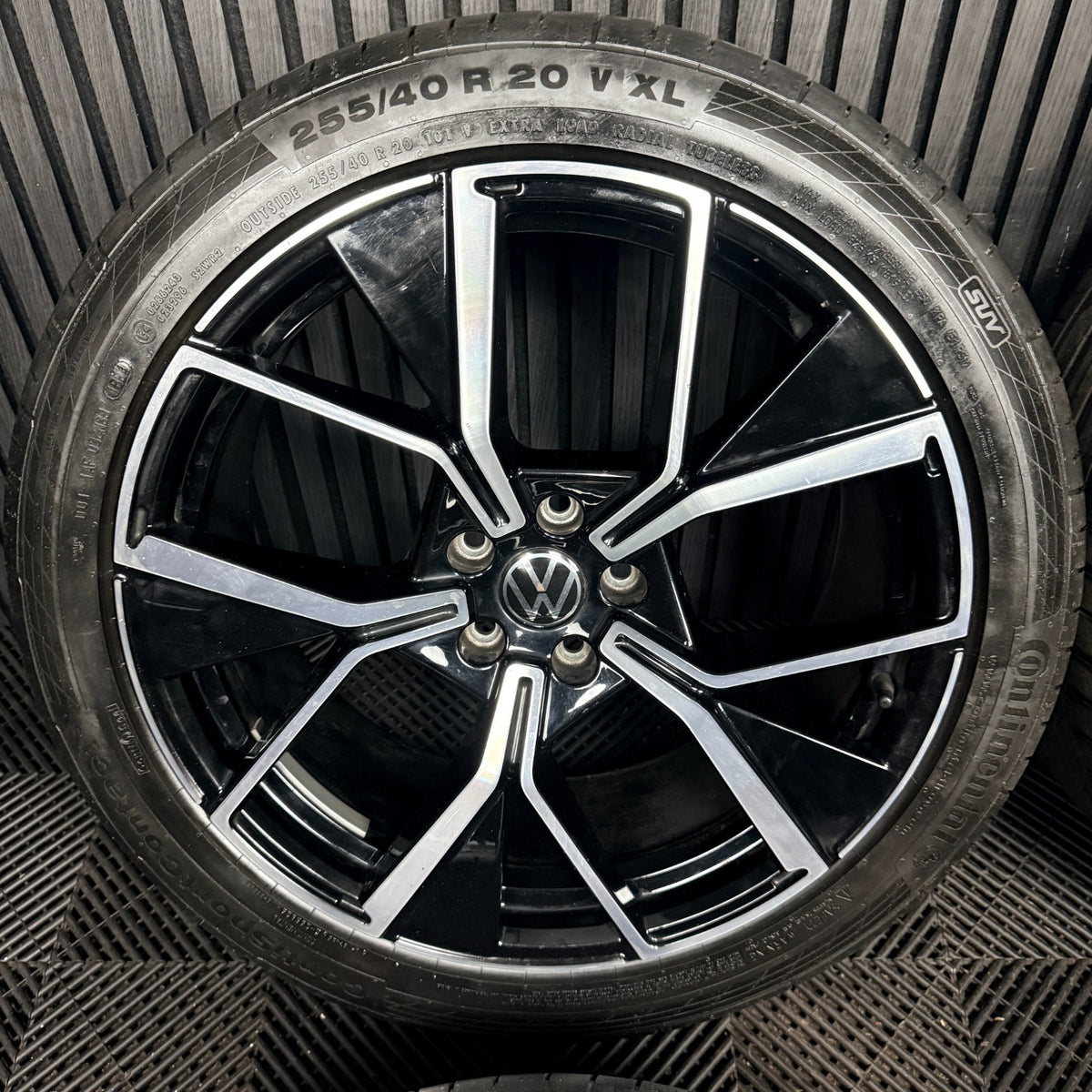 20" VW Tiguan Tayron R Line Leeds Black DC Wheels Tyre Alloys 571601025F Genuine