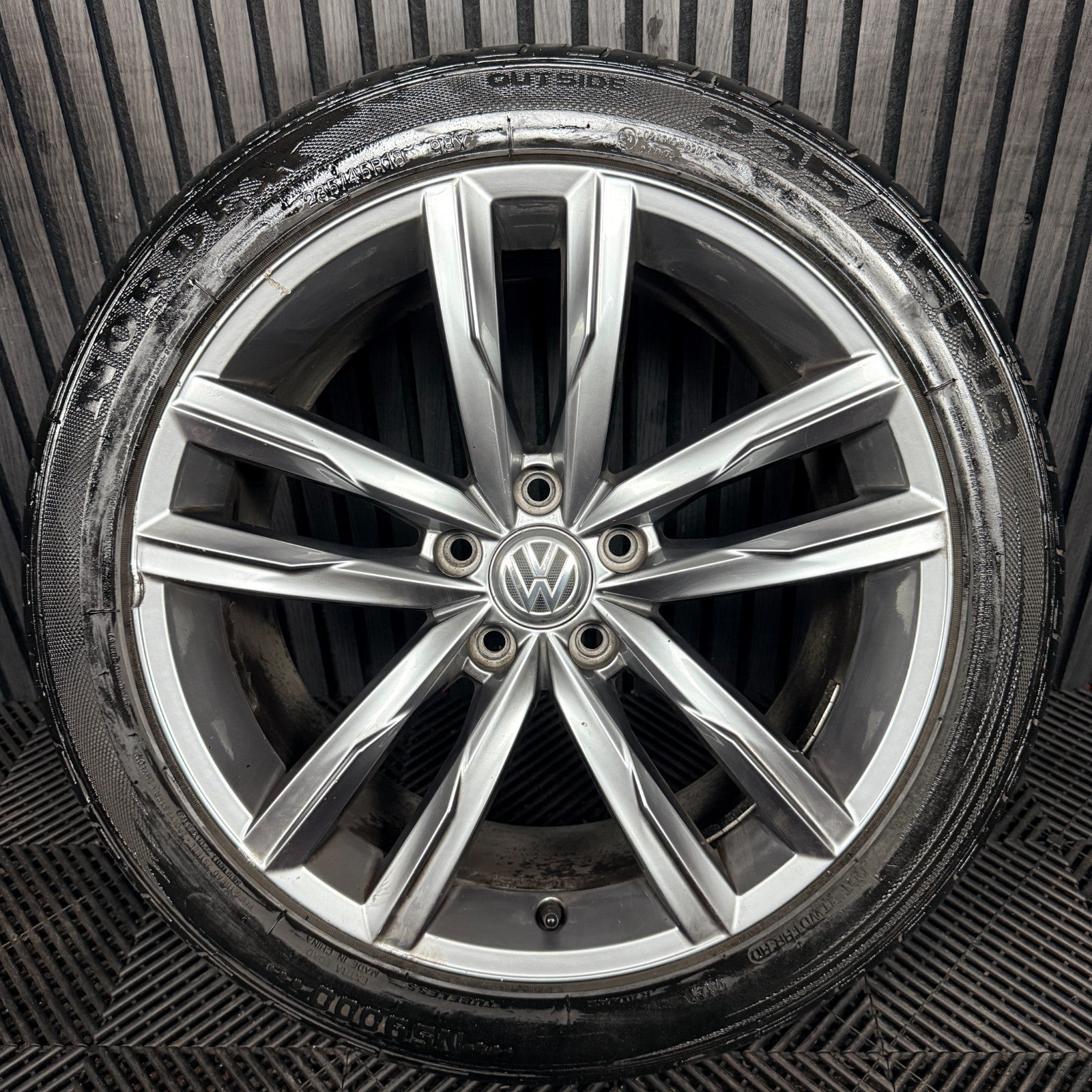 1X 18'' VW Passat R Line B8 Dartford GT GTE Alloy Wheel Tyre 3G0601025K Genuine