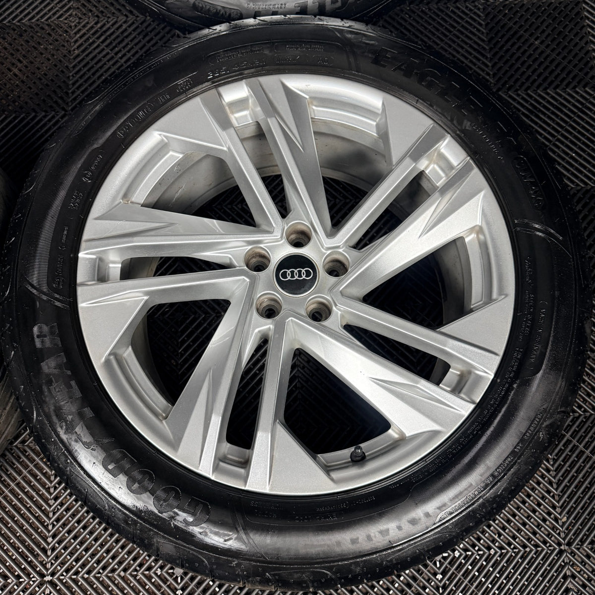 20'' Audi Q7 S Line 5 Double Spoke Twist Wheels Alloys Tyres 4M0601025BQ Genuine