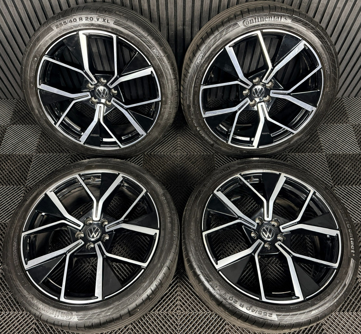 20" VW Tiguan Tayron R Line Leeds Black DC Wheels Tyre Alloys 571601025F Genuine