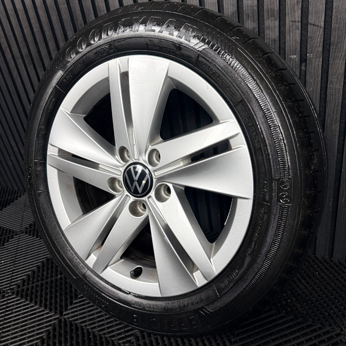 1X 16'' VW Golf MK8 Norfolk Alloy Wheel Tyre GT Single 5H0601025 Genuine