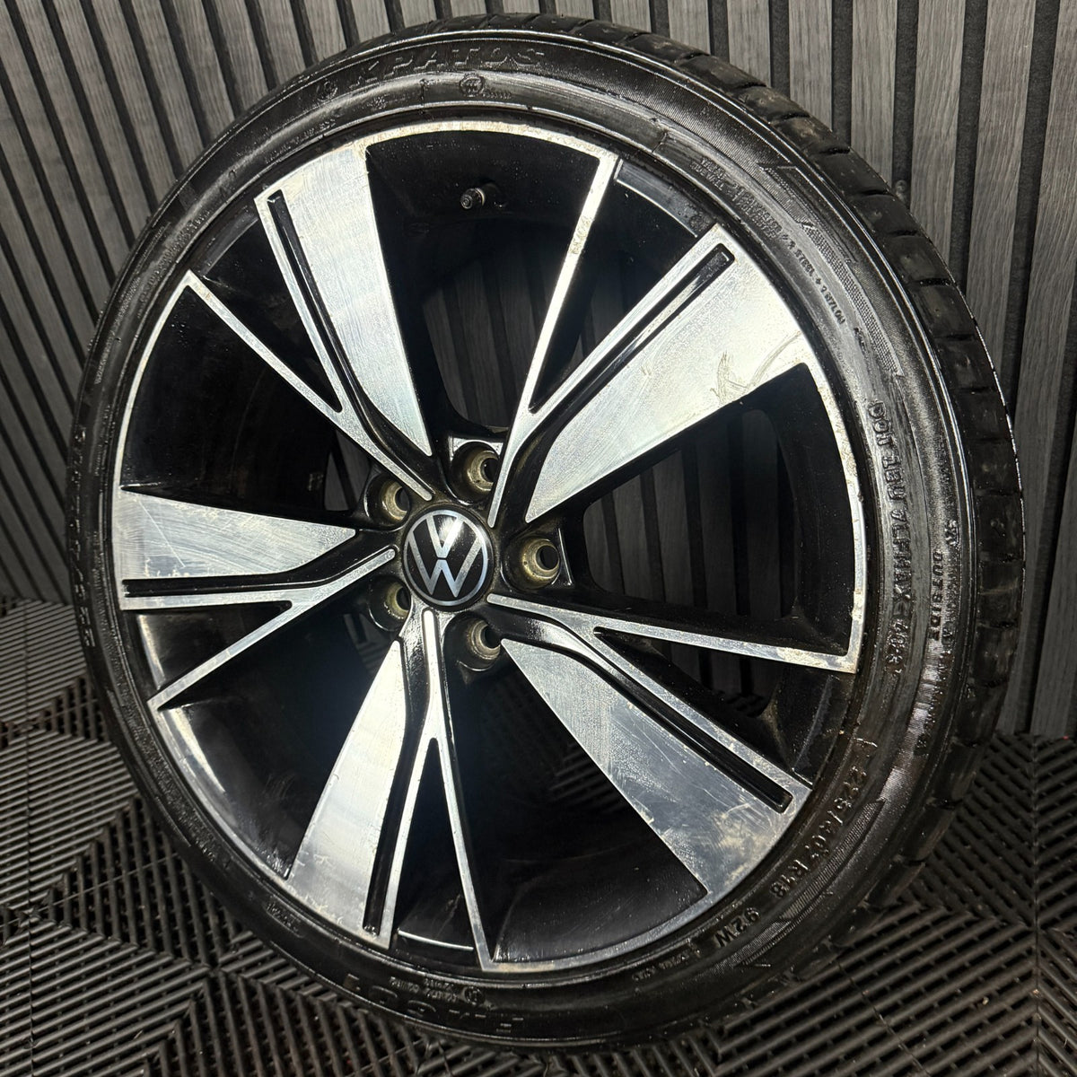 1X 18'' GENUINE VW GOLF MK8 GT GTI GTD BAKERSFIELD ALLOY WHEEL TYRE 5H0601025J