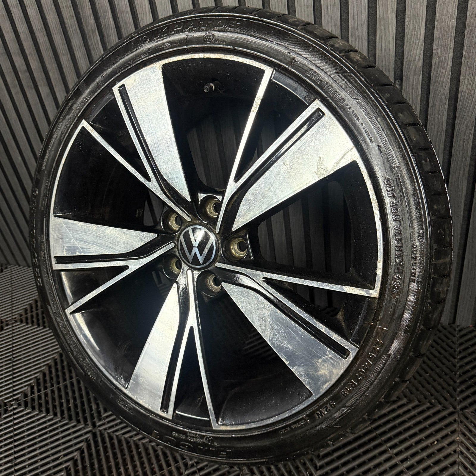 1X 18'' GENUINE VW GOLF MK8 GT GTI GTD BAKERSFIELD ALLOY WHEEL TYRE 5H0601025J