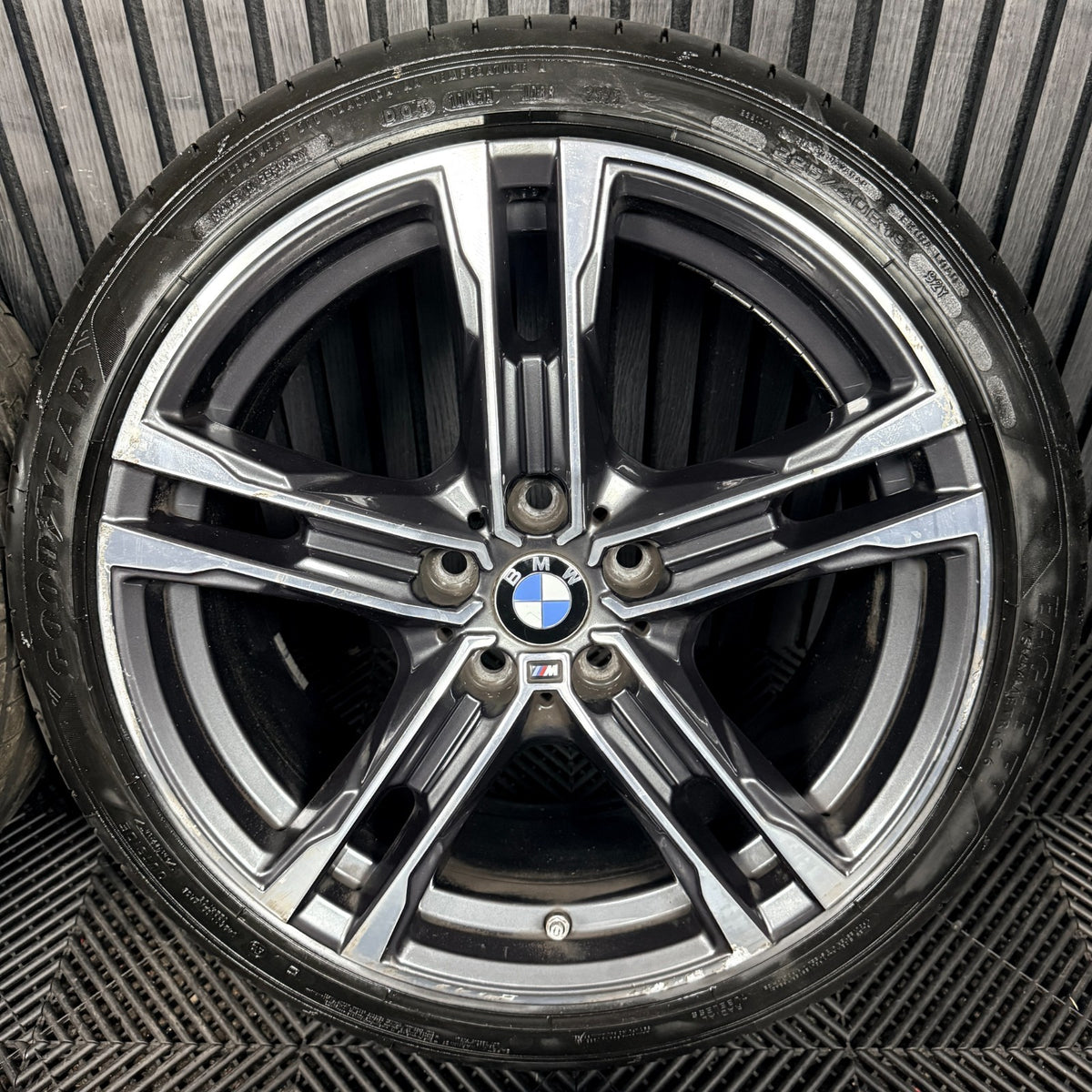 18'' BMW 1 Series 819 Grey M Sport 2 F40 F44 Alloy Wheels Tyres 8092352 Genuine
