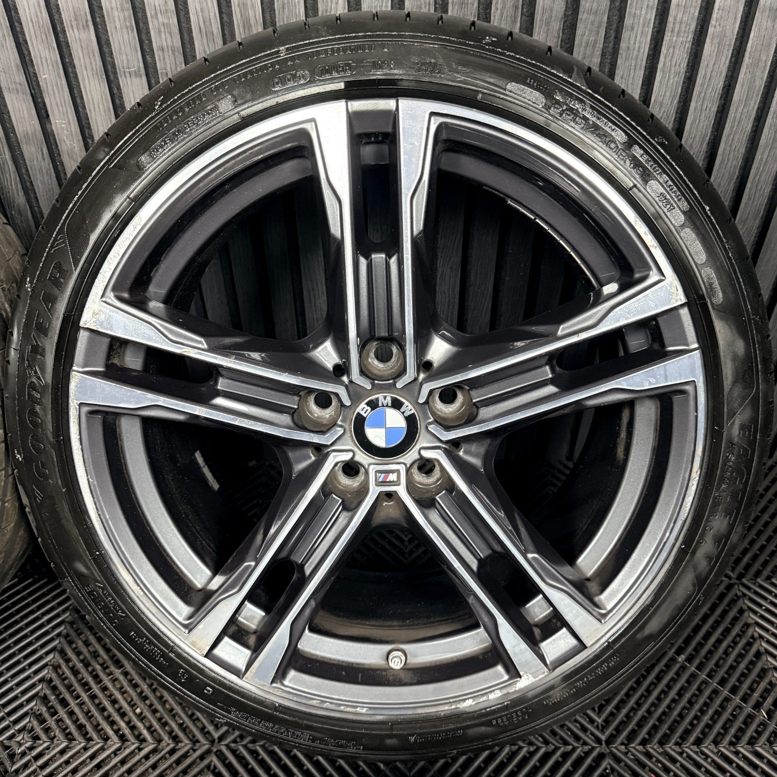 18'' BMW 1 Series 819 Grey M Sport 2 F40 F44 Alloy Wheels Tyres 8092352 Genuine