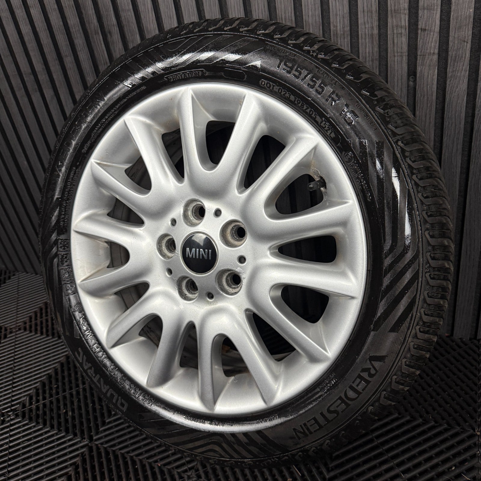 1X 16'' GENUINE MINI COOPER ONE D 495 VICTORY F55 F56 ALLOY WHEEL TYRE 6855104