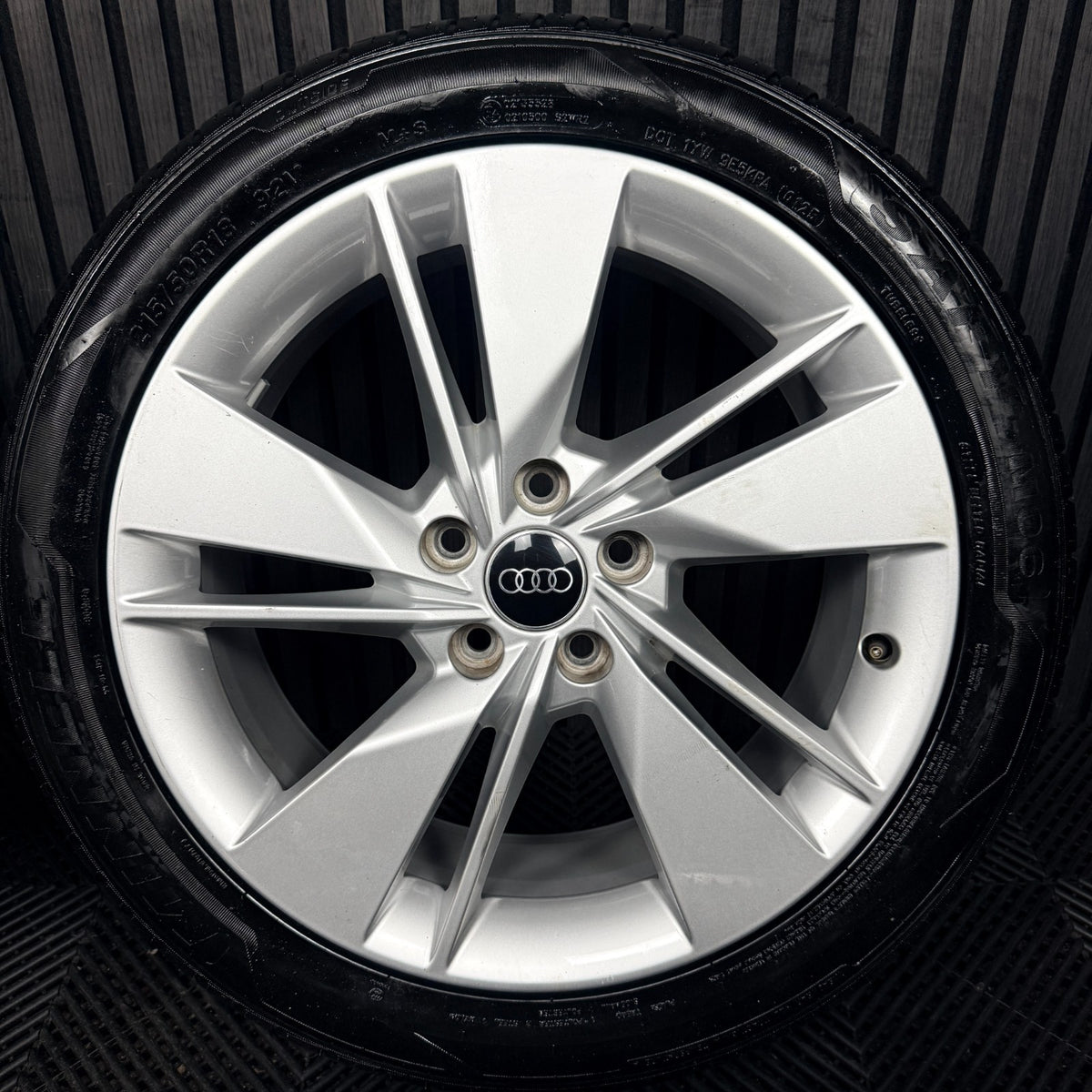 18'' Audi Q2 S Line Alloy Wheels Tyres Alloys 81A601025AL Genuine