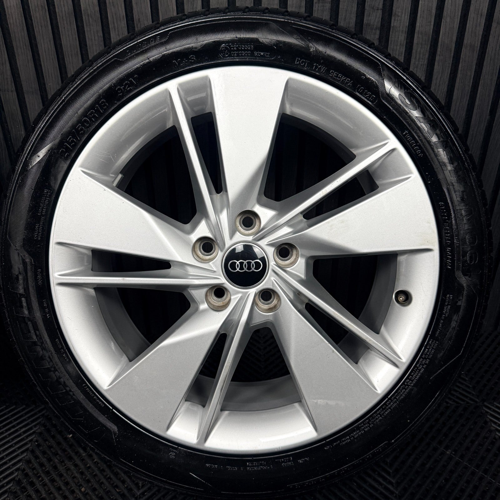 18'' Audi Q2 S Line Alloy Wheels Tyres Alloys 81A601025AL Genuine