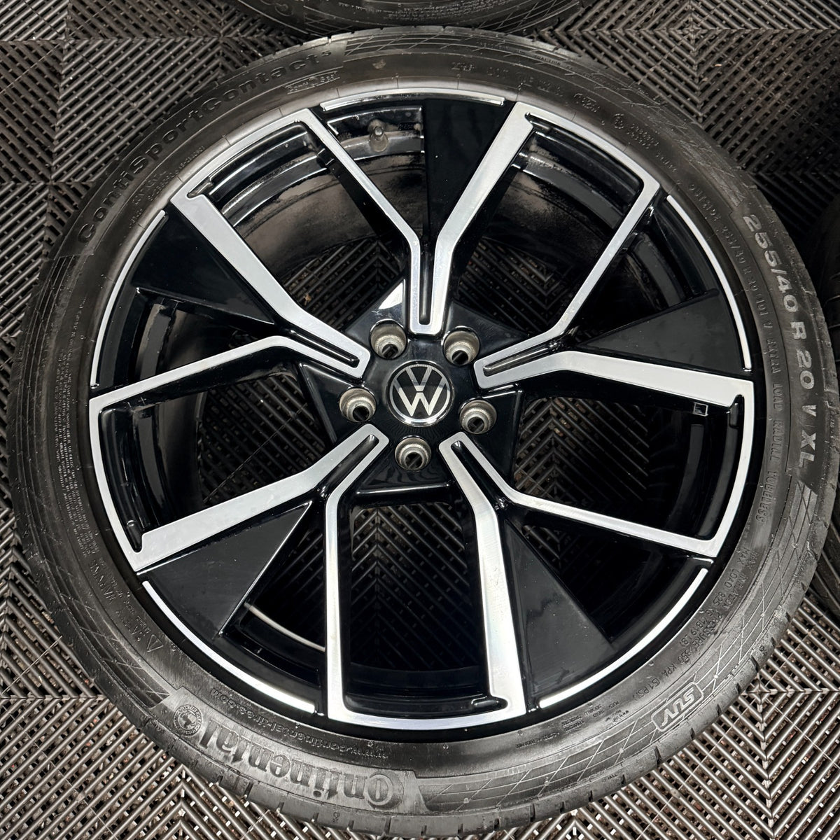 20" VW Tiguan Tayron R Line Leeds Black DC Wheels Tyre Alloys 571601025F Genuine