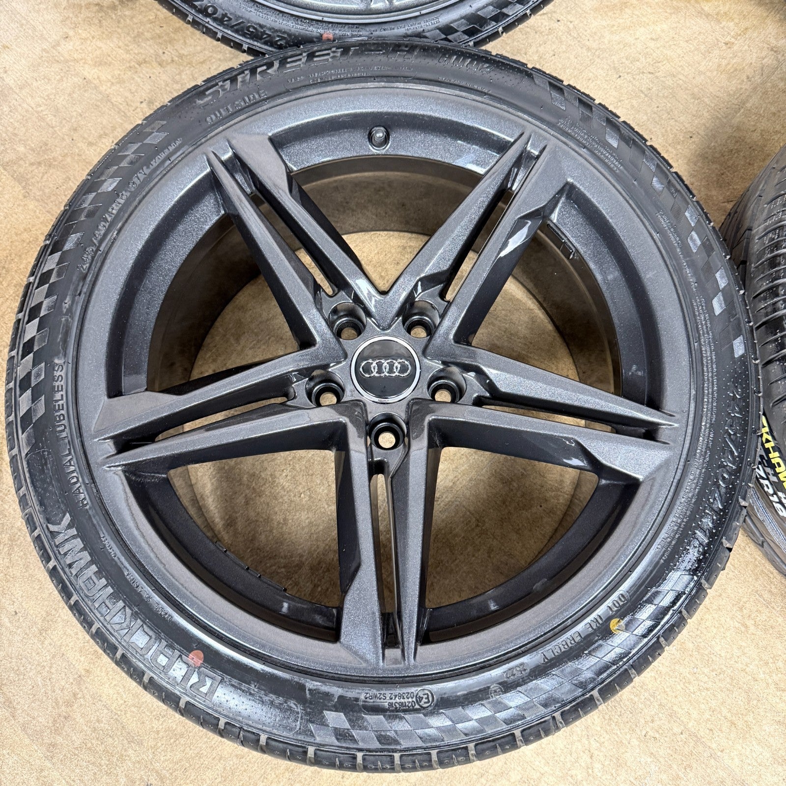 18" GENUINE AUDI A5 S LINE GREY STAR ALLOY WHEELS ALLOYS TYRES 8W0601025DE