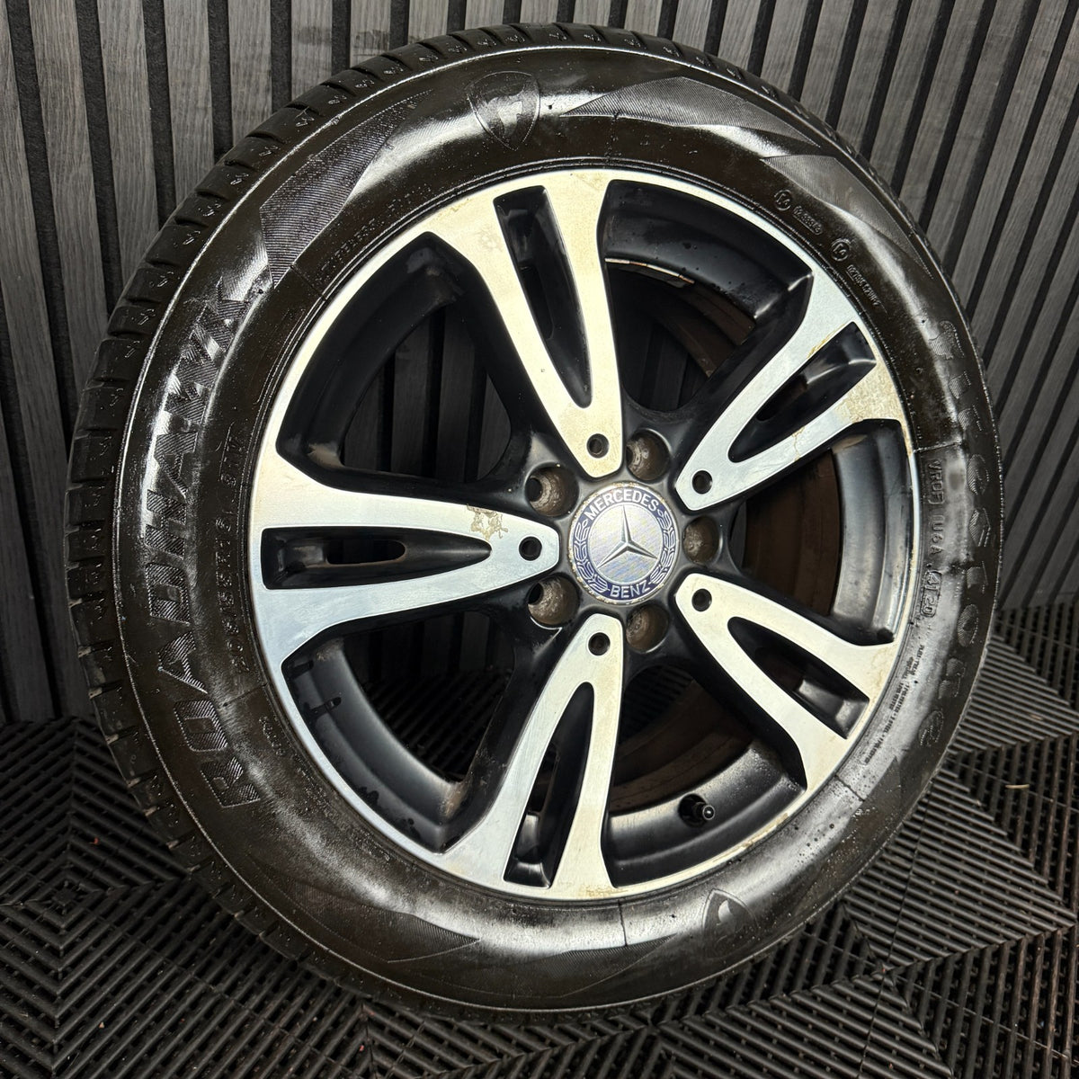 1X 16'' GENUINE MERCEDES A B CLASS CLA BLACK DC ALLOY WHEEL TYRE A2464010000