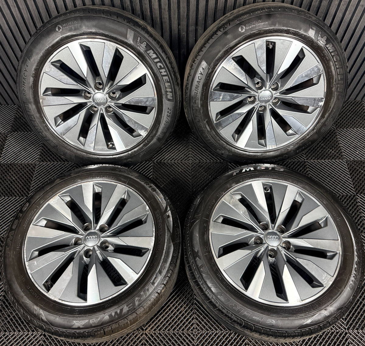 18'' Audi A6 C8 Multispoke Grey DC Spoke Alloy Wheels Tyres 4K0601025B Genuine