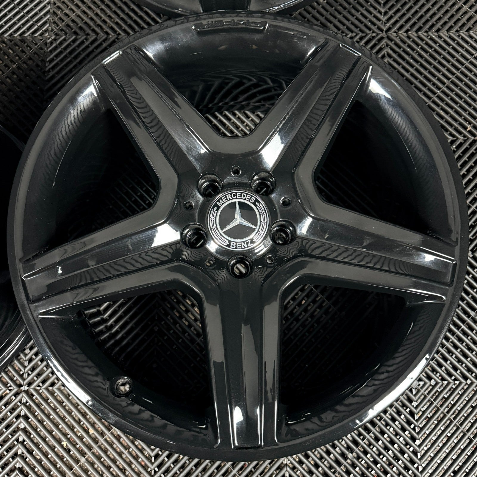 19'' AMG Mercedes GLA Black 5 Spoke Wheel Alloys Vito V Class A156401600 Genuine
