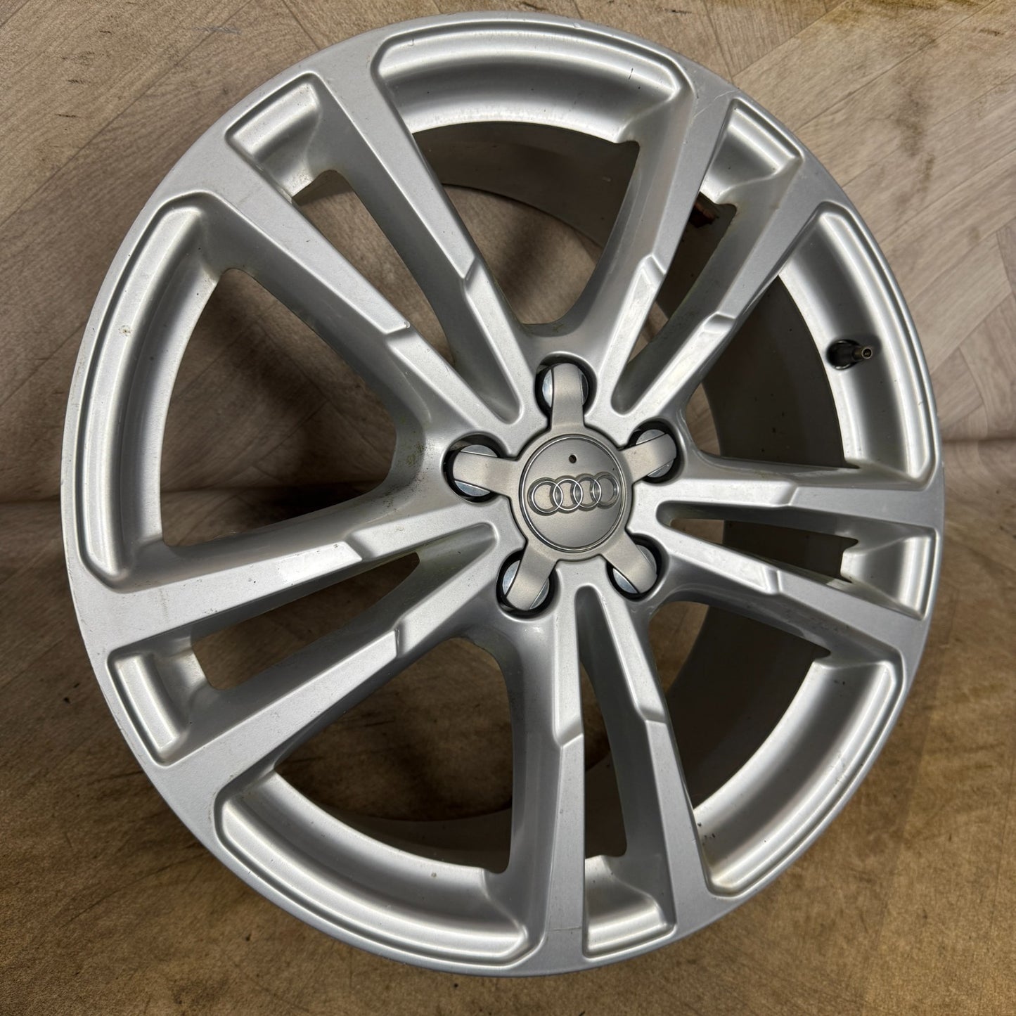 1X 18'' GENUINE AUDI Q3 S LINE ALLOY WHEELS SINGLE SPARE 8U061025AJ
