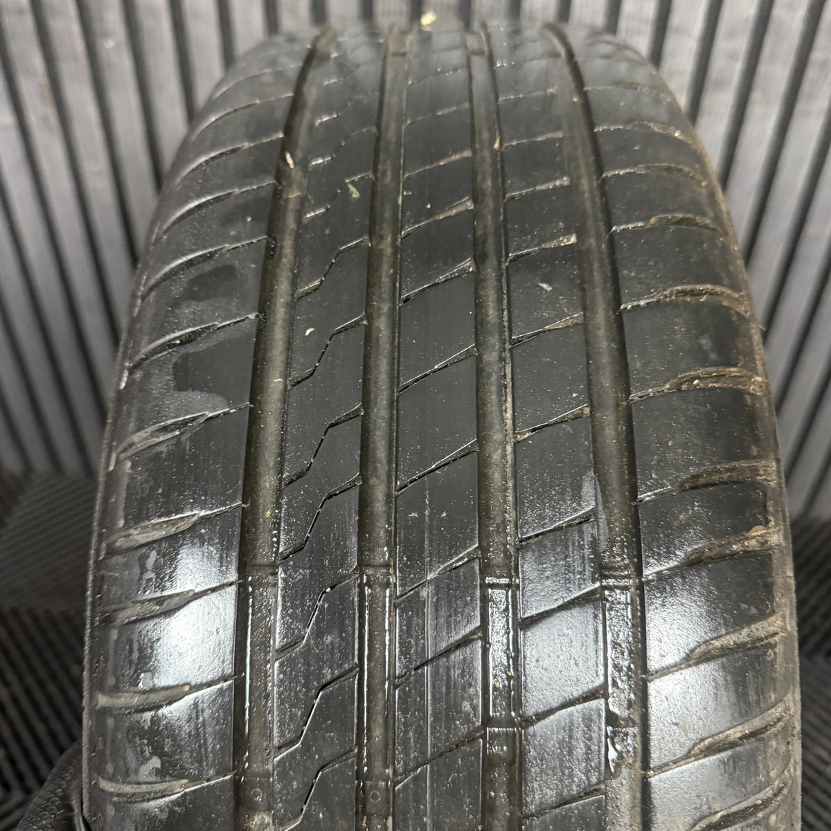 1X 16'' GENUINE MERCEDES A B CLASS CLA BLACK DC ALLOY WHEEL TYRE A2464010000