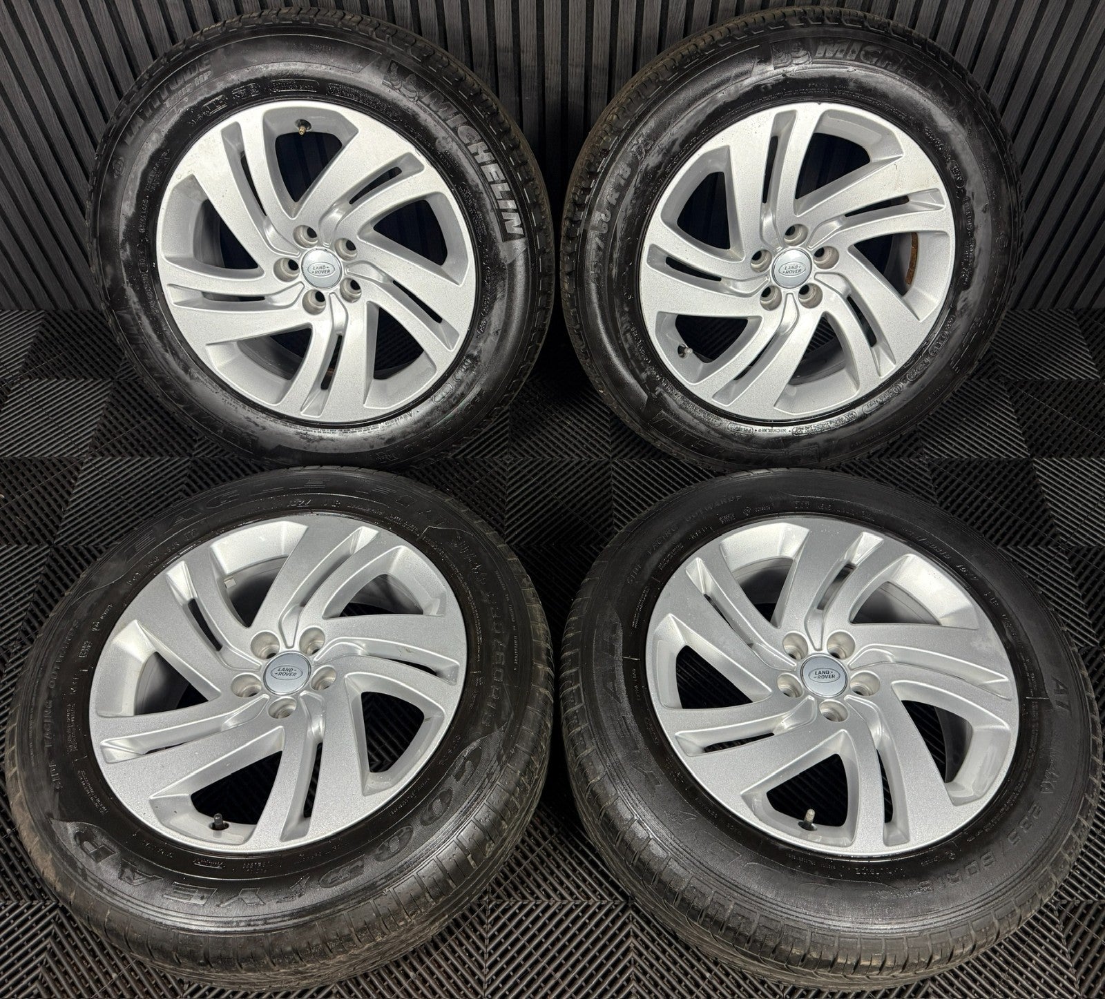 18'' GENUINE RANGE ROVER EVOQUE SILVER DISCOVERY SPORT LAND ALLOY WHEELS TYRES