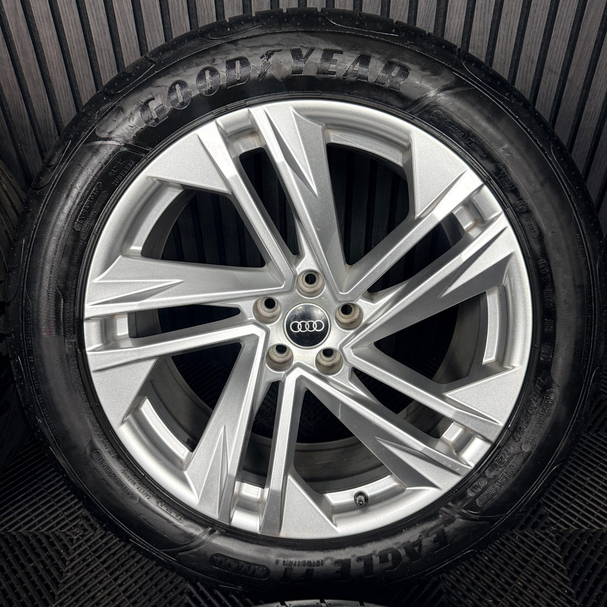 20'' Audi Q7 S Line 5 Double Spoke Twist Wheels Alloys Tyres 4M0601025BQ Genuine