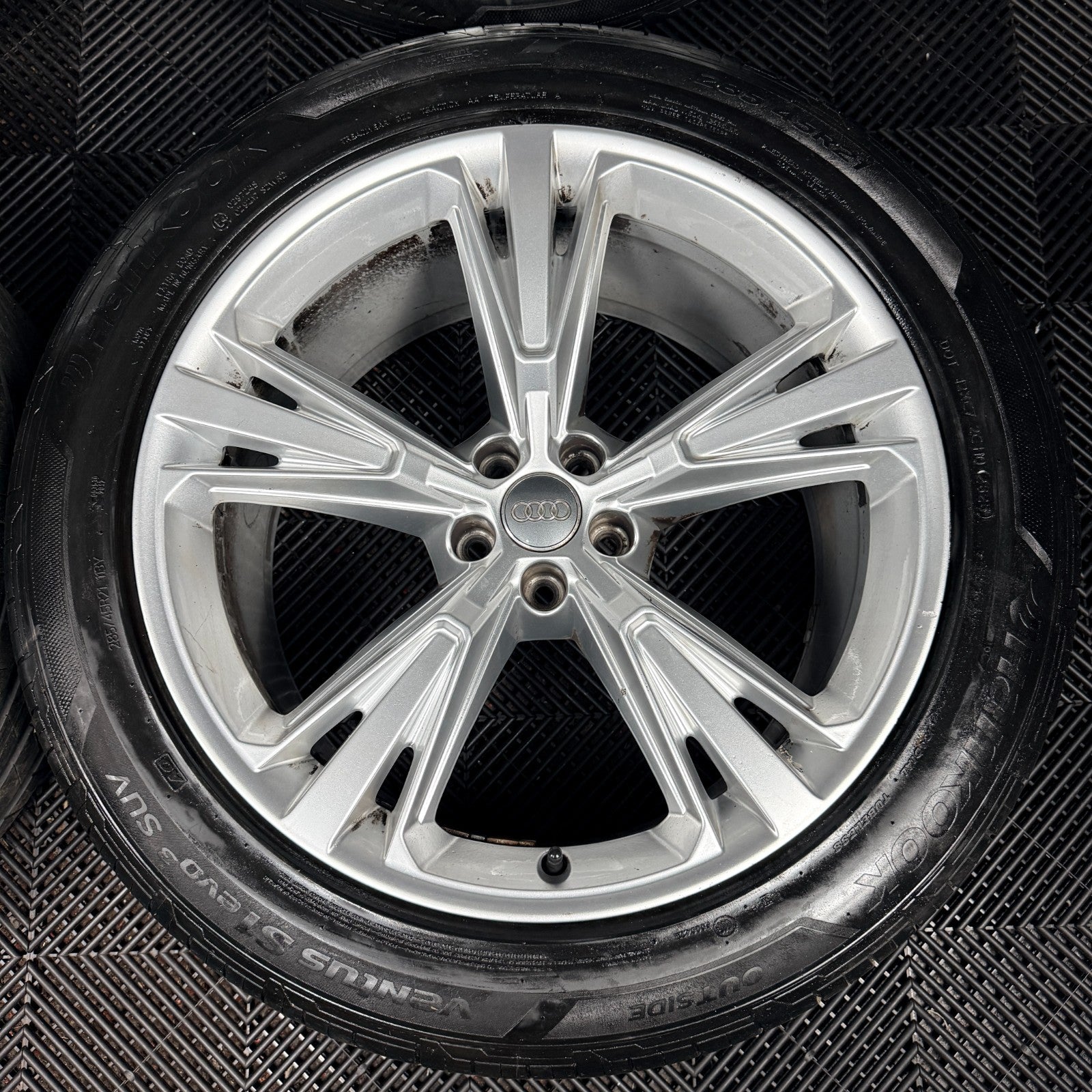 21'' Audi Q8 S Line 5 Spoke Alloy Wheels Alloys Tyres 4M8601025H Genuine