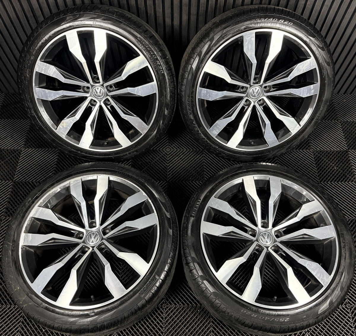 20'' VW Tiguan R Line Suzuka Grey Dc Alloy Wheels Tyre Alloys 5NA601025G Genuine