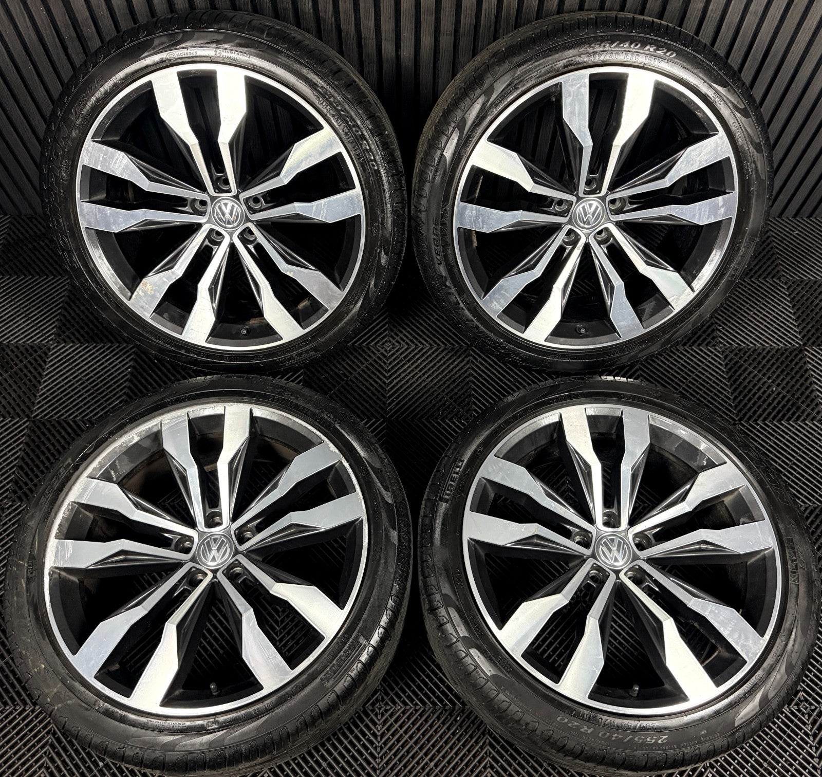 20'' VW Tiguan R Line Suzuka Grey Dc Alloy Wheels Tyre Alloys 5NA601025G Genuine