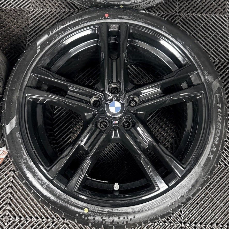 18'' BMW 1 Series 819 Black M Sport 2 F40 F44 Alloy Wheels Tyres 8092352 Genuine