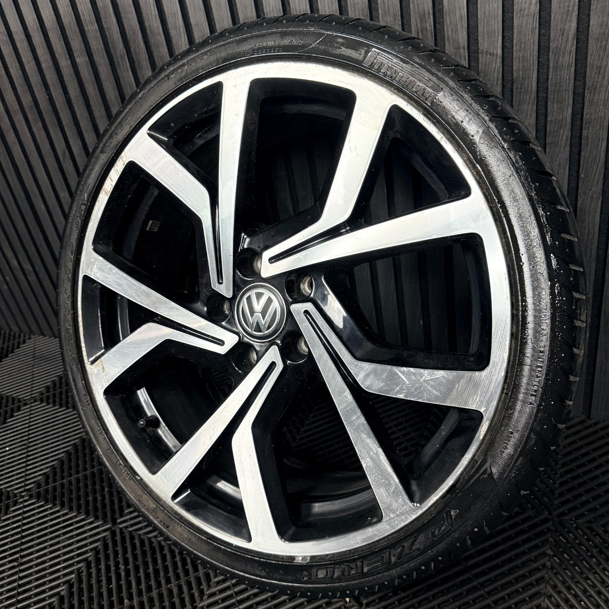 1X 19'' VW Golf Brescia Clubsport GTI MK7 Alloy Wheel Tyre 5G0601025CL Genuine