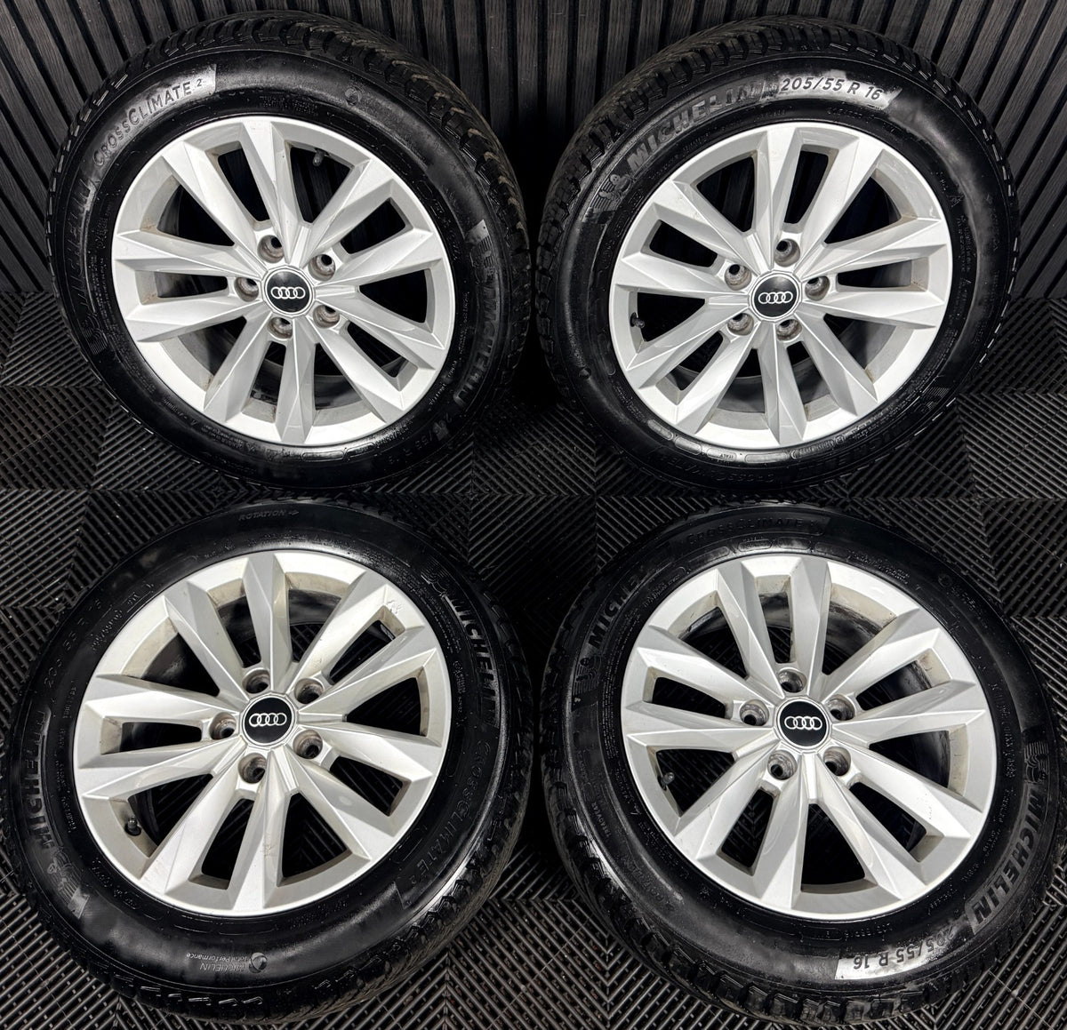 16'' GENUINE AUDI A3 SILVER MULTISPOKE ALLOY WHEELS ALLOYS TYRES 8Y0601025