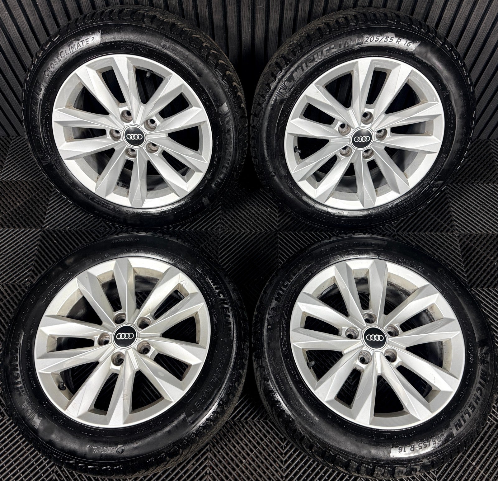 16'' GENUINE AUDI A3 SILVER MULTISPOKE ALLOY WHEELS ALLOYS TYRES 8Y0601025