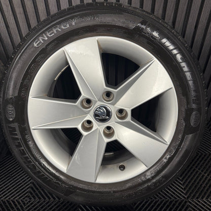16'' GENUINE SKODA OCTAVIA MK3 5 SPOKE WHEELS TYRES ALLOYS 5E0601025H