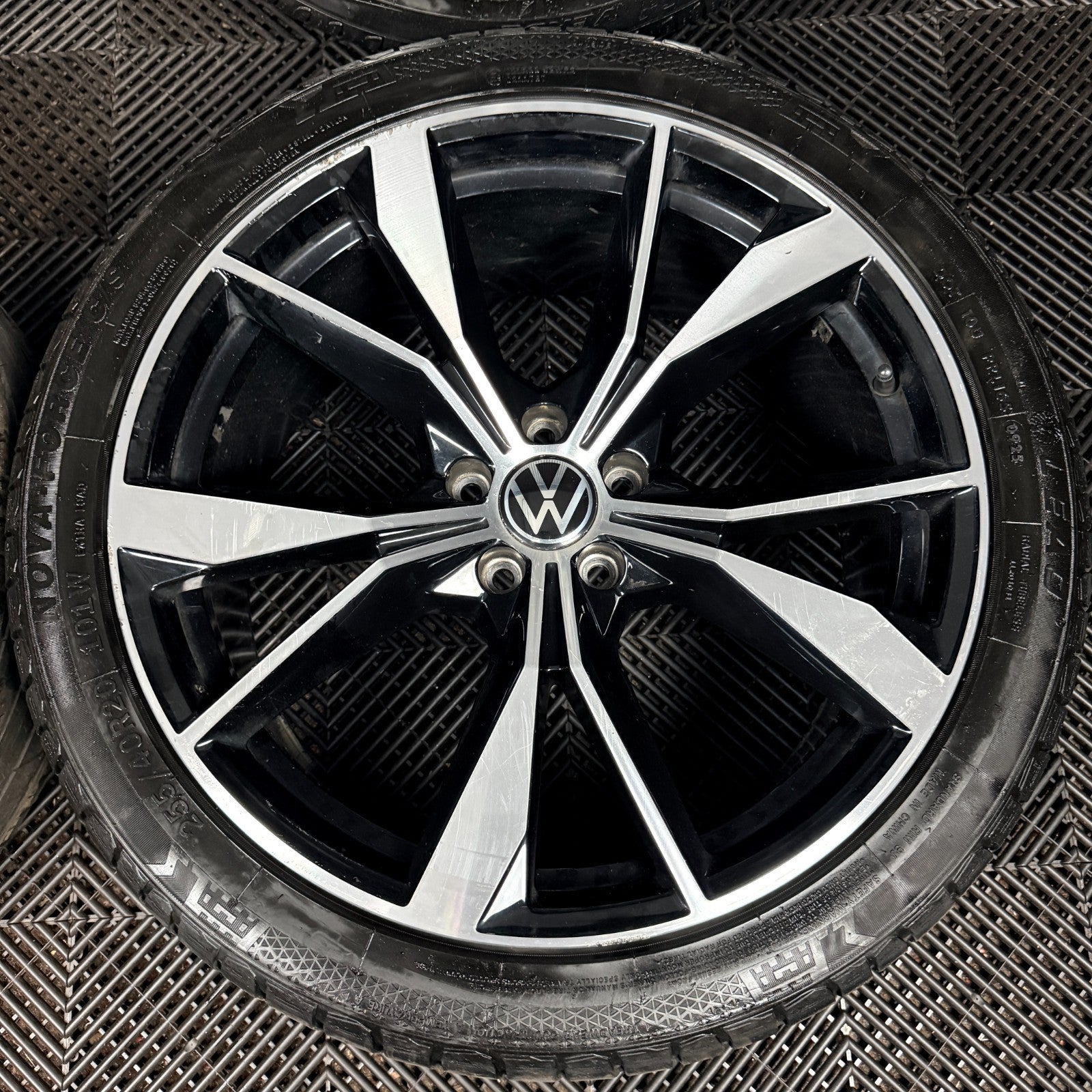 20'' VW Tiguan R Line Misano Alloy Wheels Tyres Alloys 5NA601025AH Genuine