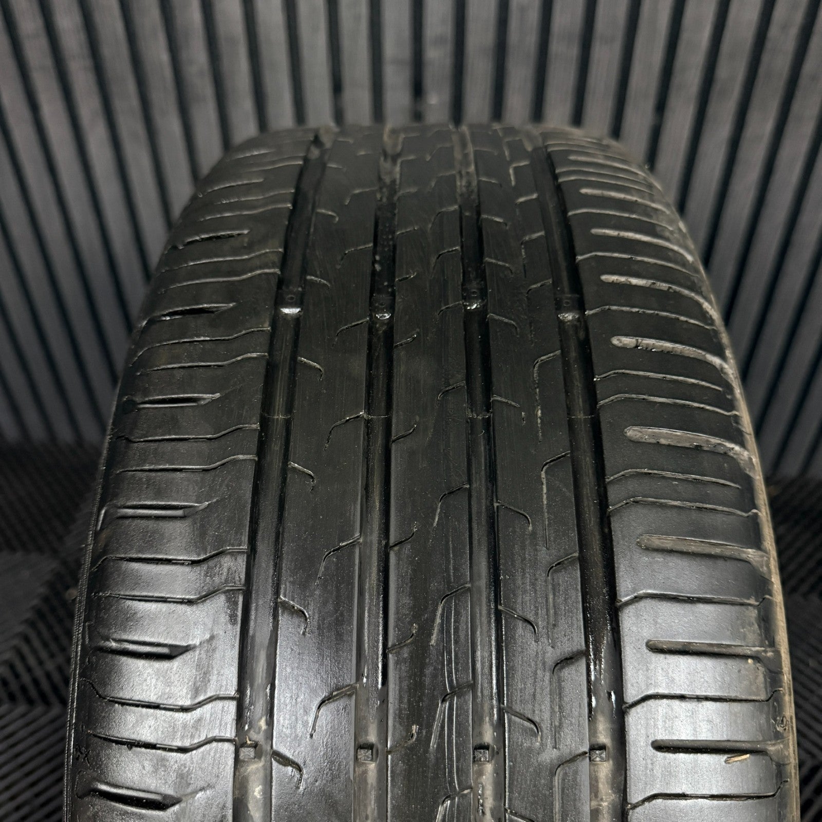 1x 18'' BMW 1 Series 819 M Sport 2 F40 F44 Alloy Wheels Tyre 8092352 Genuine OEM