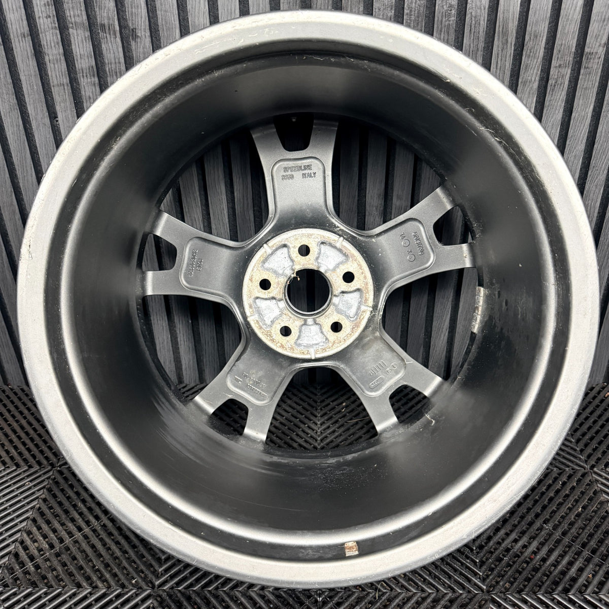 1X 20'' Maserati Levante 670044708 Alloy Wheel Single Rear Genuine