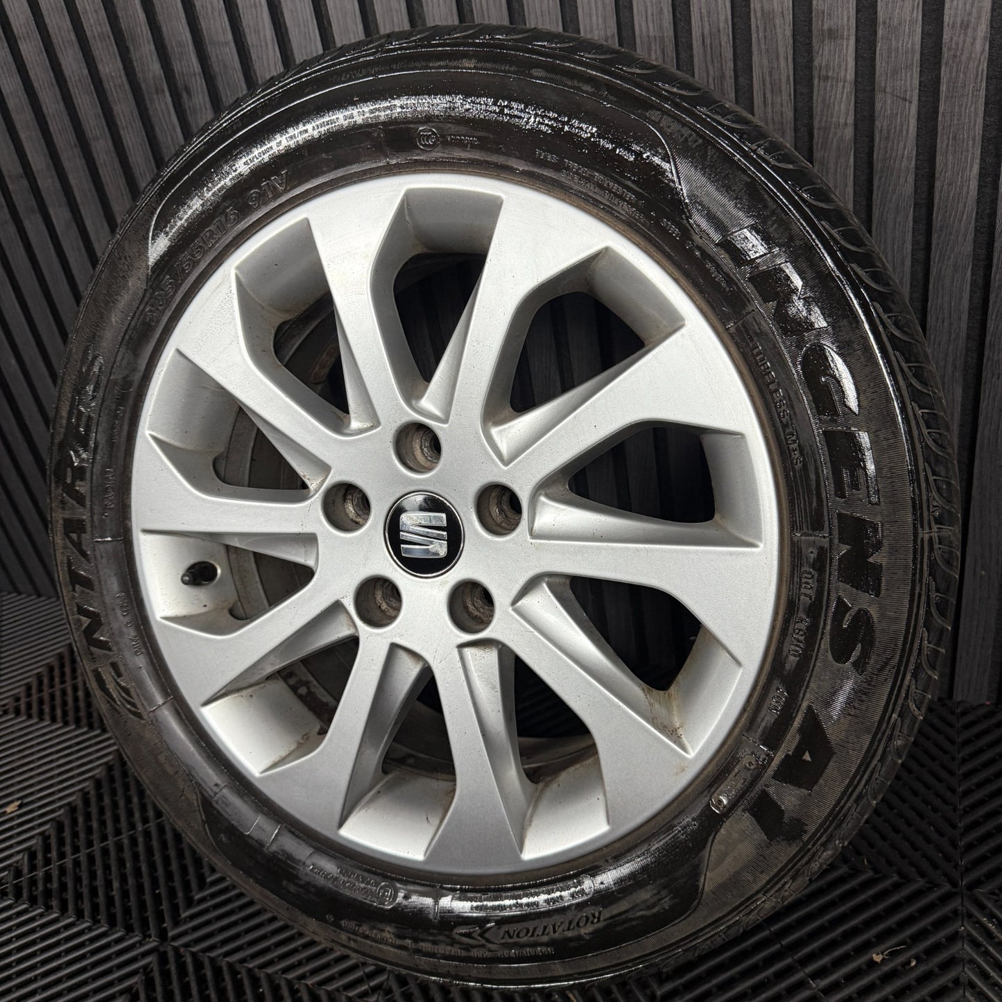 1X 16'' GENUINE SEAT LEON MK3 ALLOY WHEEL TYRE SPARE SINGLE 5F0601025A