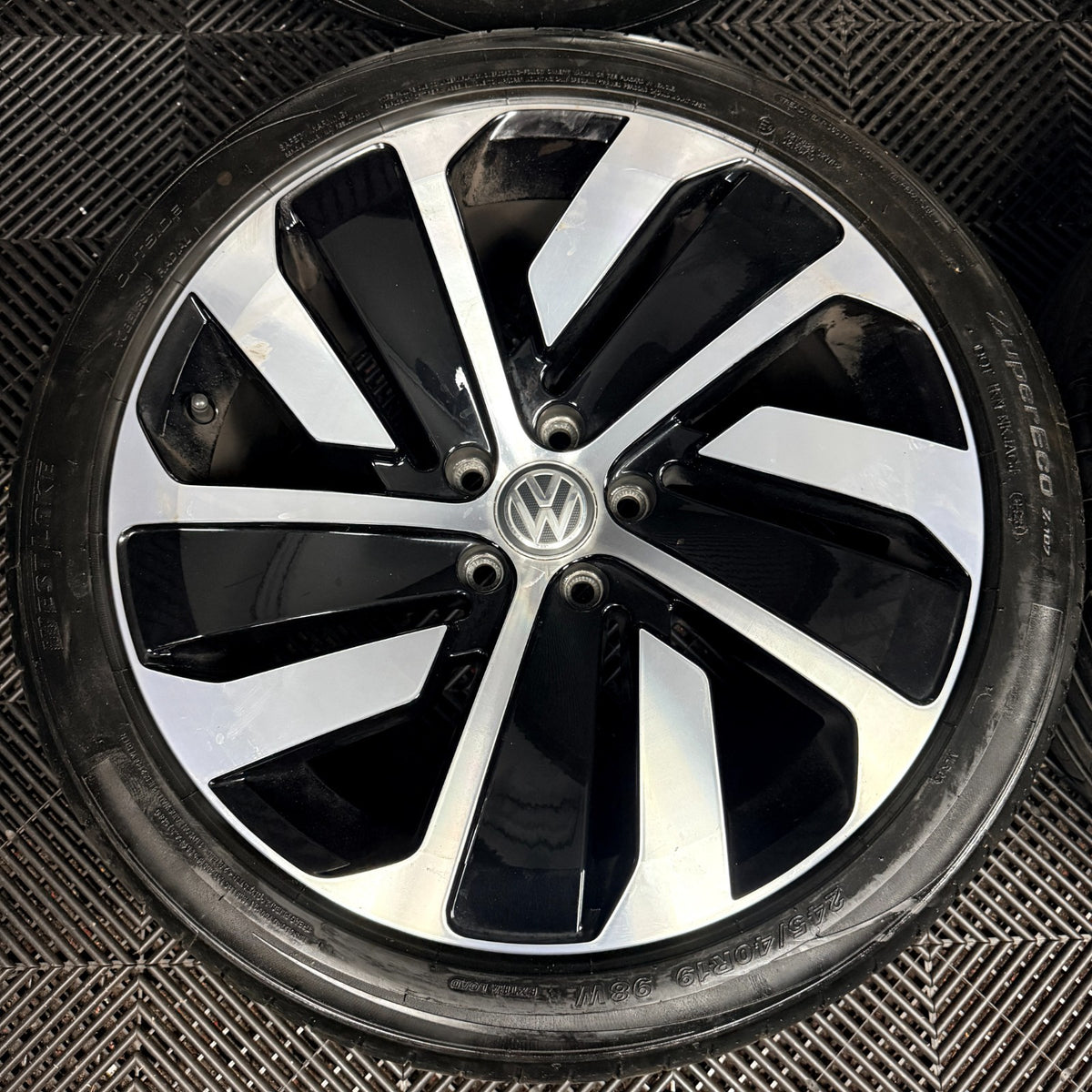 19'' VW Arteon Montevideo Black DC R Line Wheels Tyres Alloys 3G8601025P Genuine