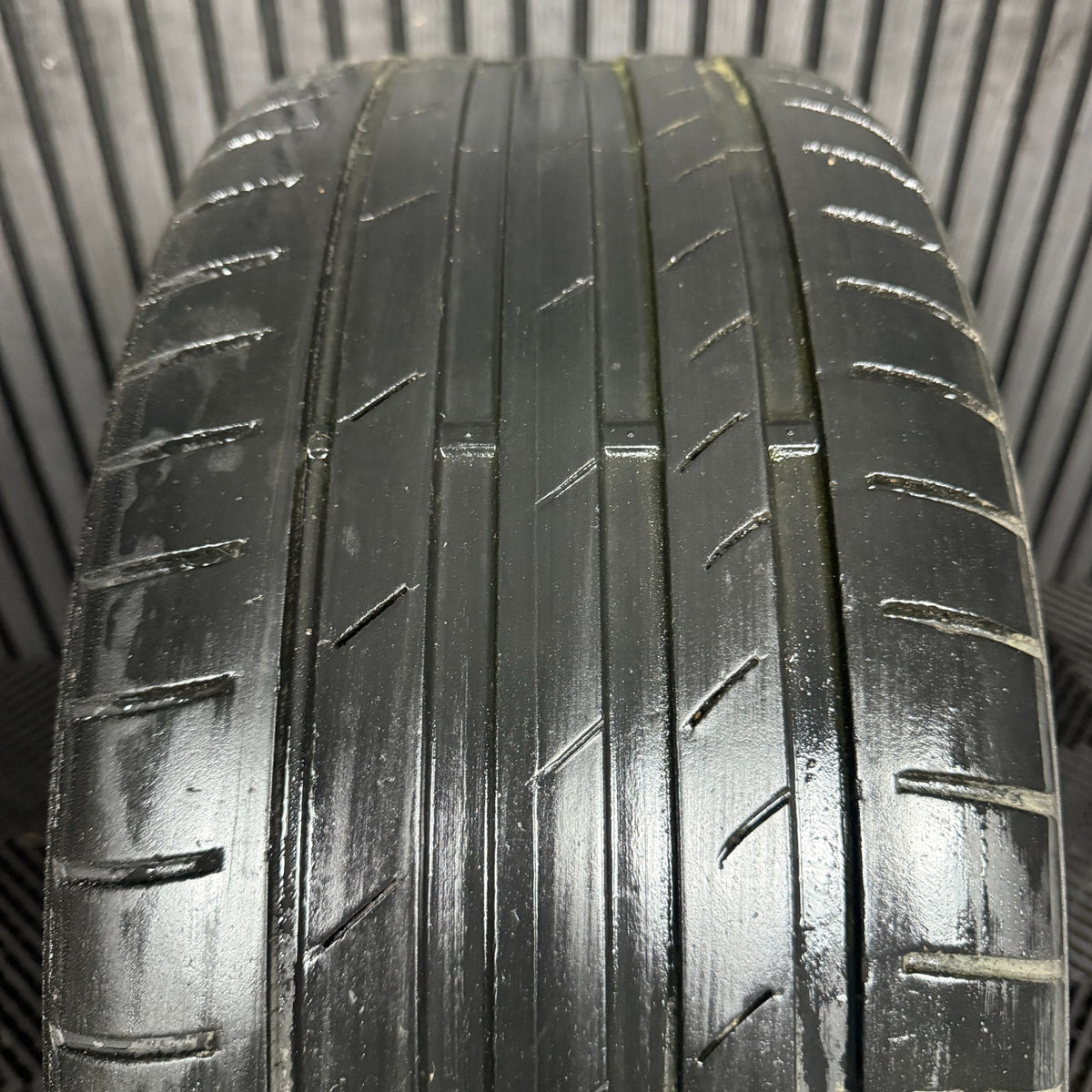 1X 18'' GENUINE VW AUDI A1 8X1 ALLOY WHEEL TYRE SINGLE 8XA601025F 7.5J ET37.5