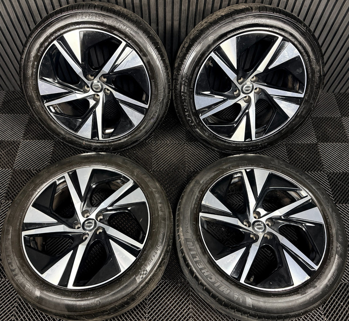 20'' Volvo XC90 R Design Alloy Wheels Tyres Alloys 5X108 32209411 Genuine