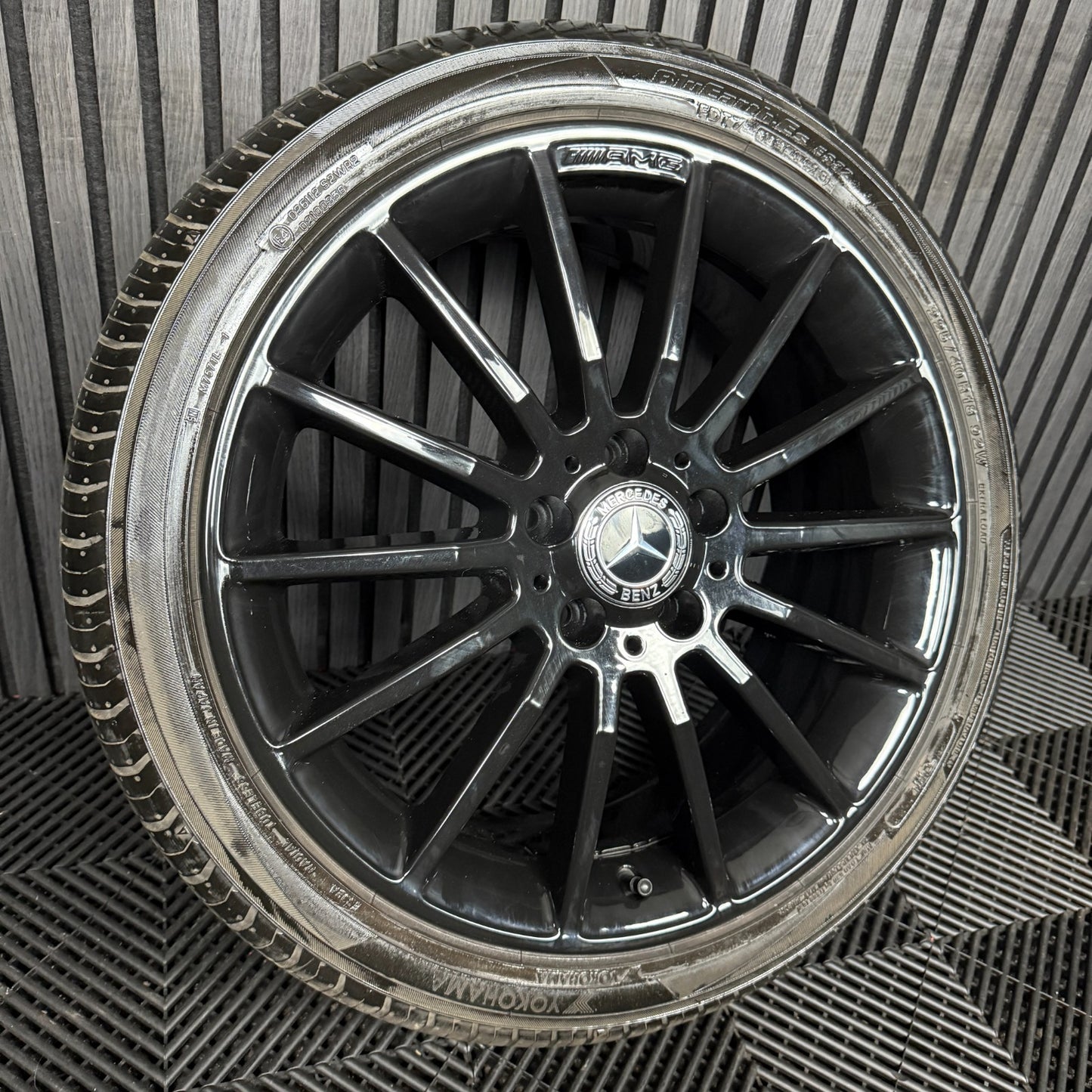 1X 18'' GENUINE AMG MERCEDES A CLASS CLA W176 BLACK ALLOY WHEEL TYRE A1764010200