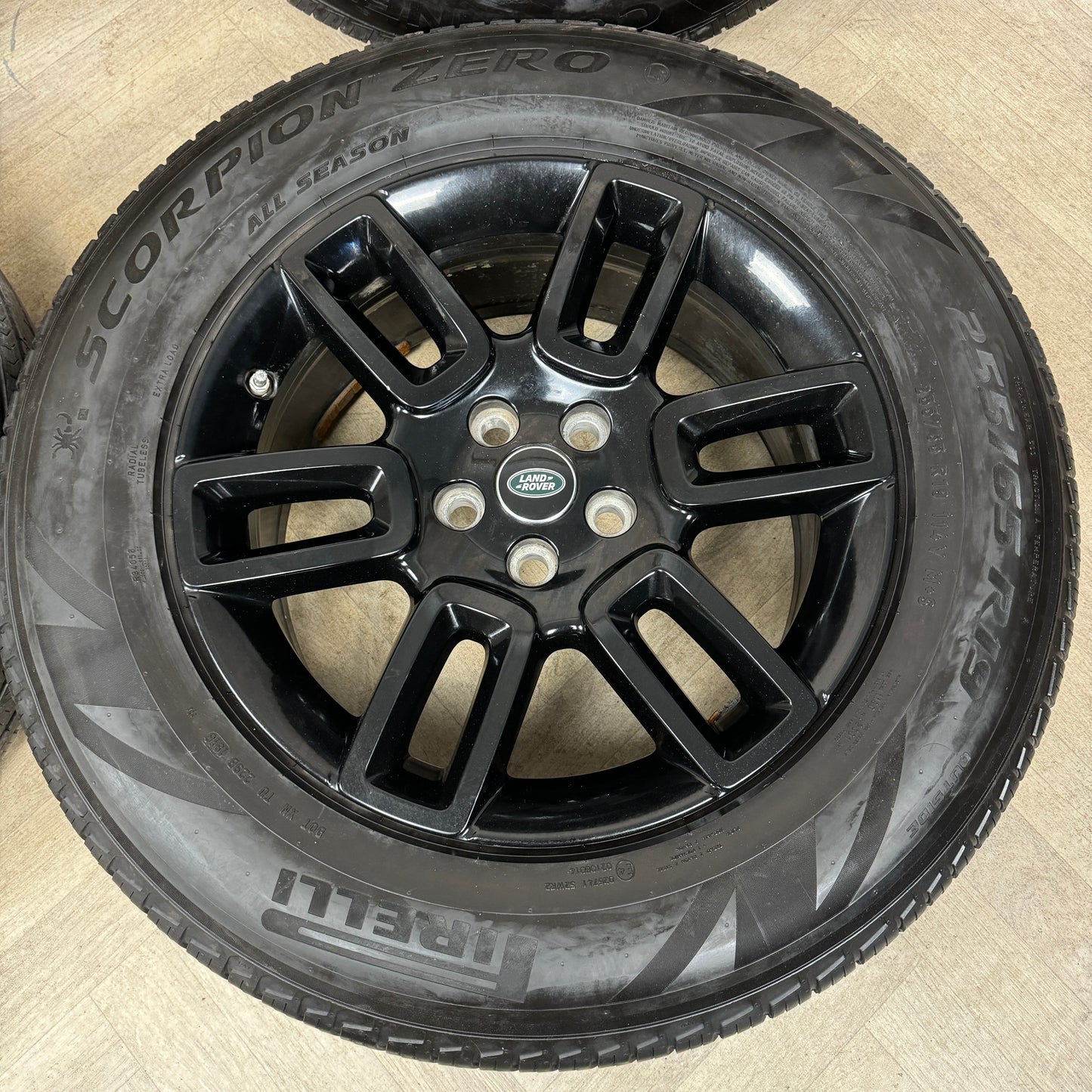 19'' GENUINE LAND ROVER DEFENDER BLACK 6010 ALLOY WHEELS TYRES ALLOYS