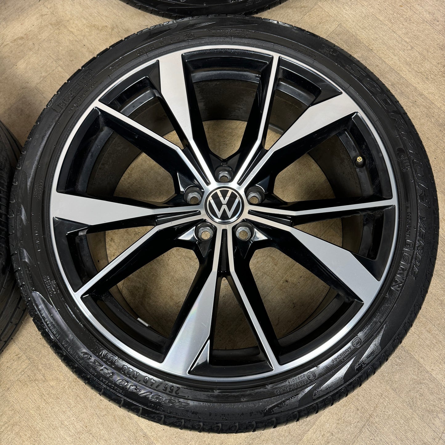 20'' GENUINE VW TIGUAN R LINE MISANO ALLOY WHEELS TYRES ALLOYS