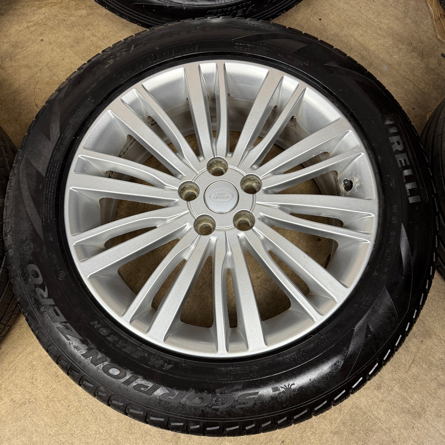 20'' GENUINE LAND ROVER DISCOVERY 5 SILVER 1011 RANGE ROVER SPORT ALLOY WHEELS TYRES ALLOYS 5X120 HY321007RA