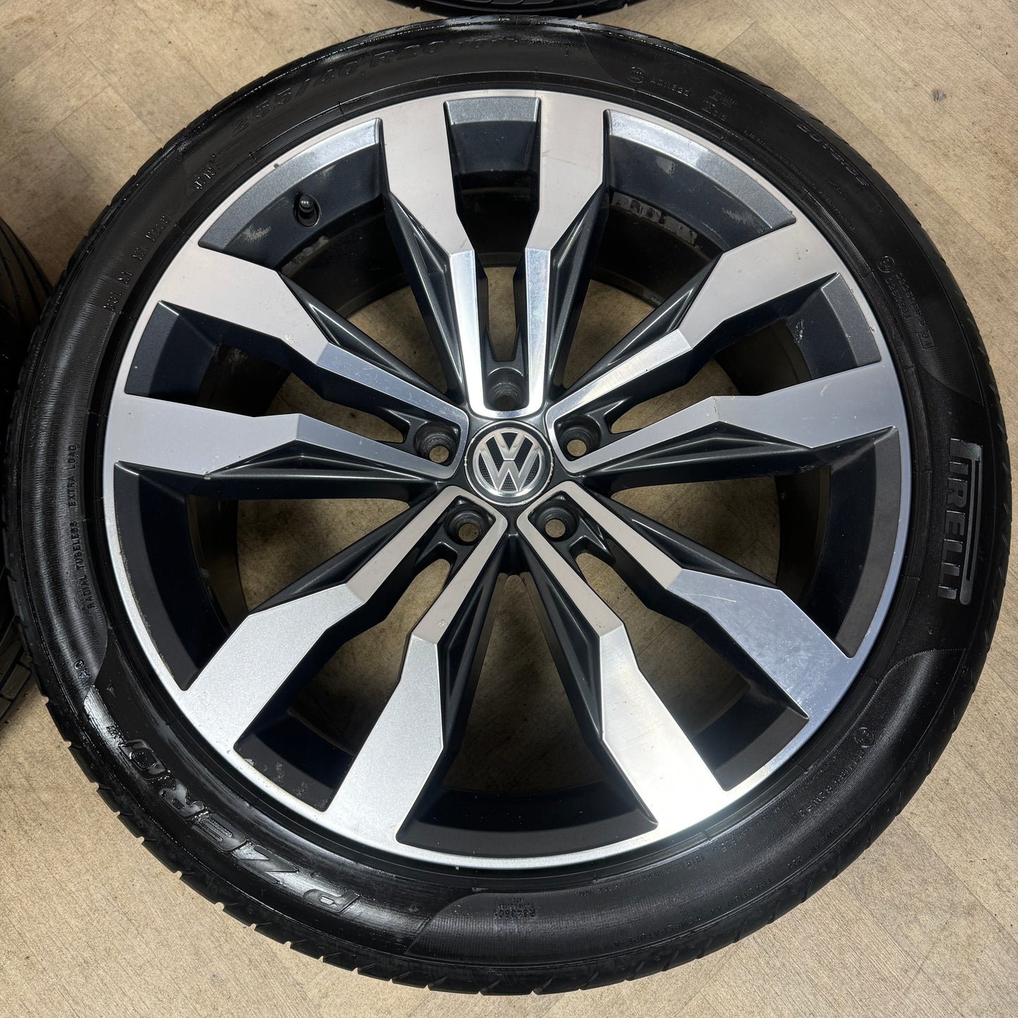 20'' GENUINE VW TIGUAN R LINE SUZUKA ALLOY WHEELS TYRES ALLOYS 5X112