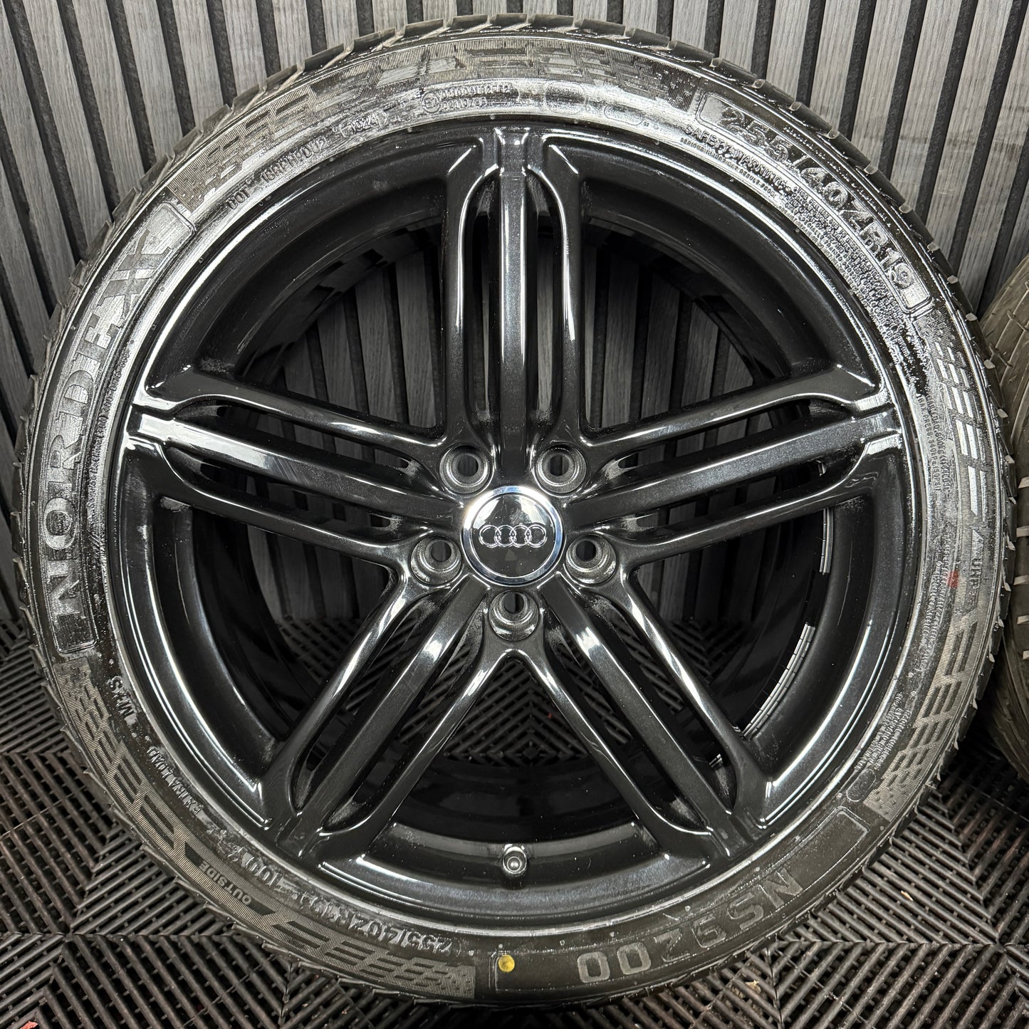 19'' GENUINE AUDI Q3 S LINE BLACK 5 TRIPLE SEGMENT ALLOY WHEELS TYRES ALLOYS