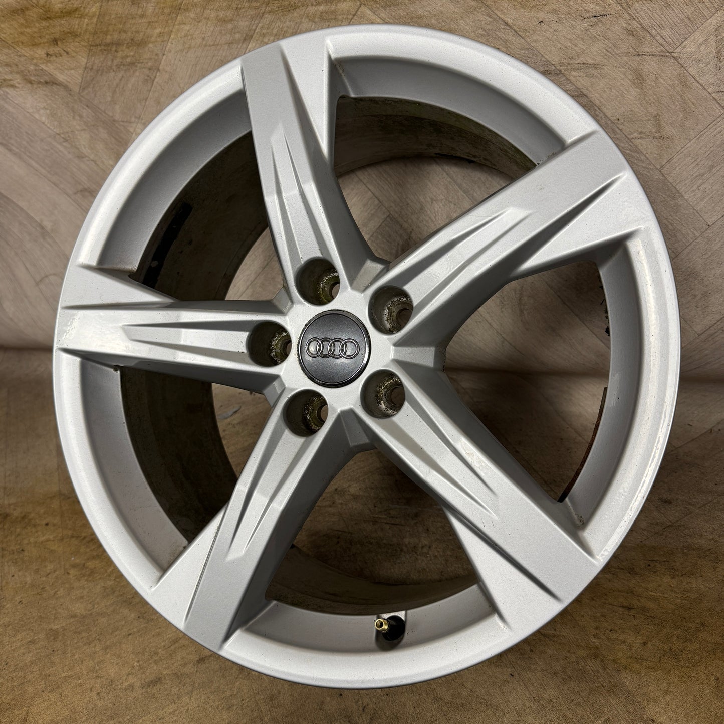 1X 18'' GENUINE AUDI Q5 5 SPOKE ALLOY WHEEL  5X112 FITMENT  8J ET39 PART: 80A601025Q
