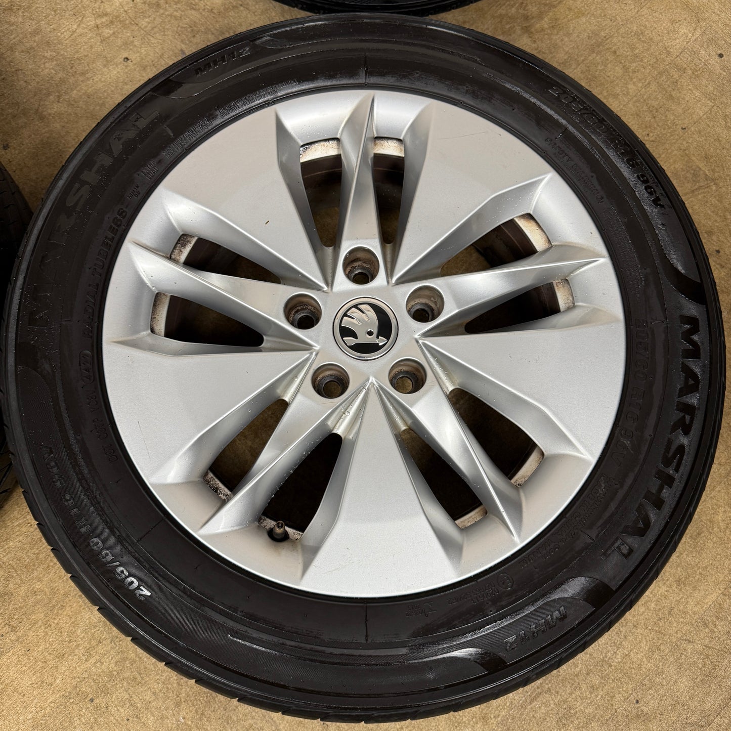 16'' GENUINE SKODA OCTAVIA MK4 WHEELS TYRES ALLOYS 5X112 5E3601025AH
