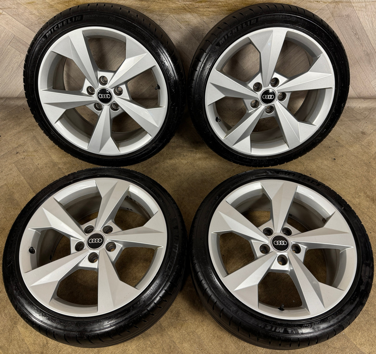 18'' GENUINE AUDI A3 S LINE 5 SPOKE SILVER ALLOY WHEELS ALLOYS TYRES S3 GOLF CADDY 5X112 8Y0601025J
