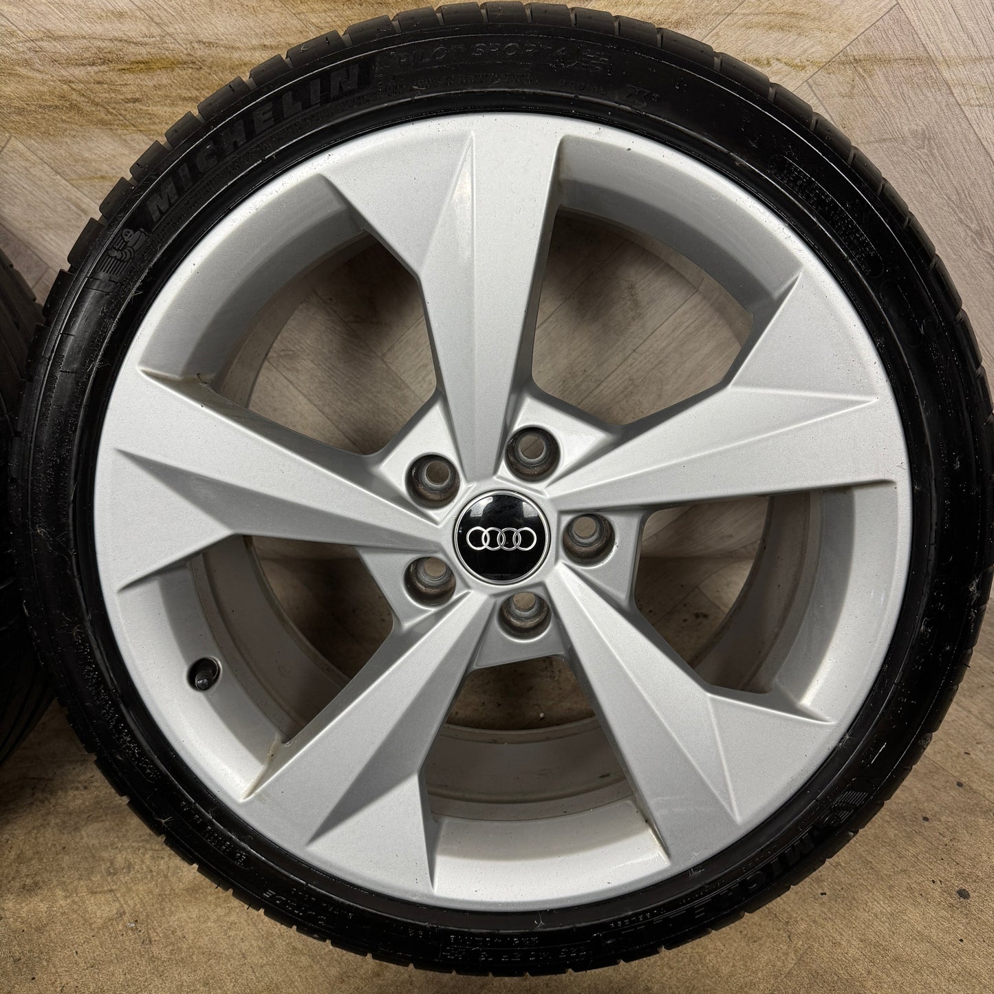 18'' GENUINE AUDI A3 S LINE 5 SPOKE SILVER ALLOY WHEELS ALLOYS TYRES S3 GOLF CADDY 5X112 8Y0601025J